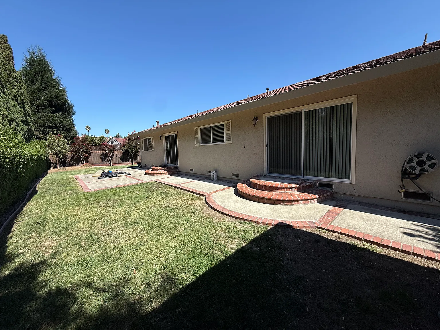 4 bed, 1800 sqft, $3,950 — Photo 2