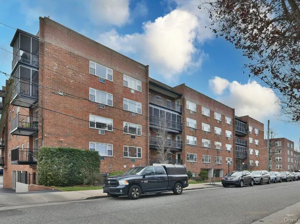 101 Lincoln Avenue #4K, Mineola, NY 11501