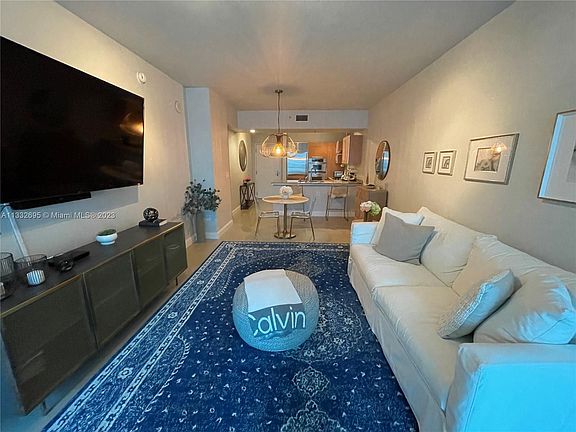 4th image of 218 SE 14th St APT 1404