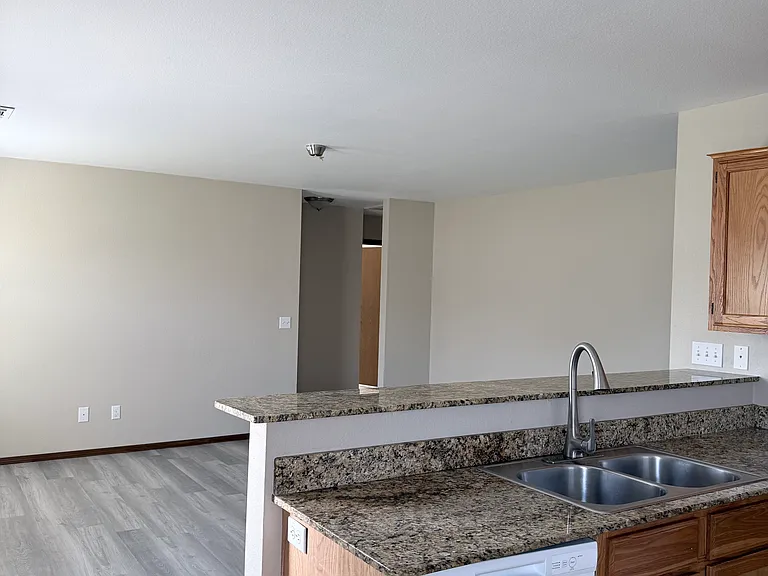 202 Foxglove St — Photo 13