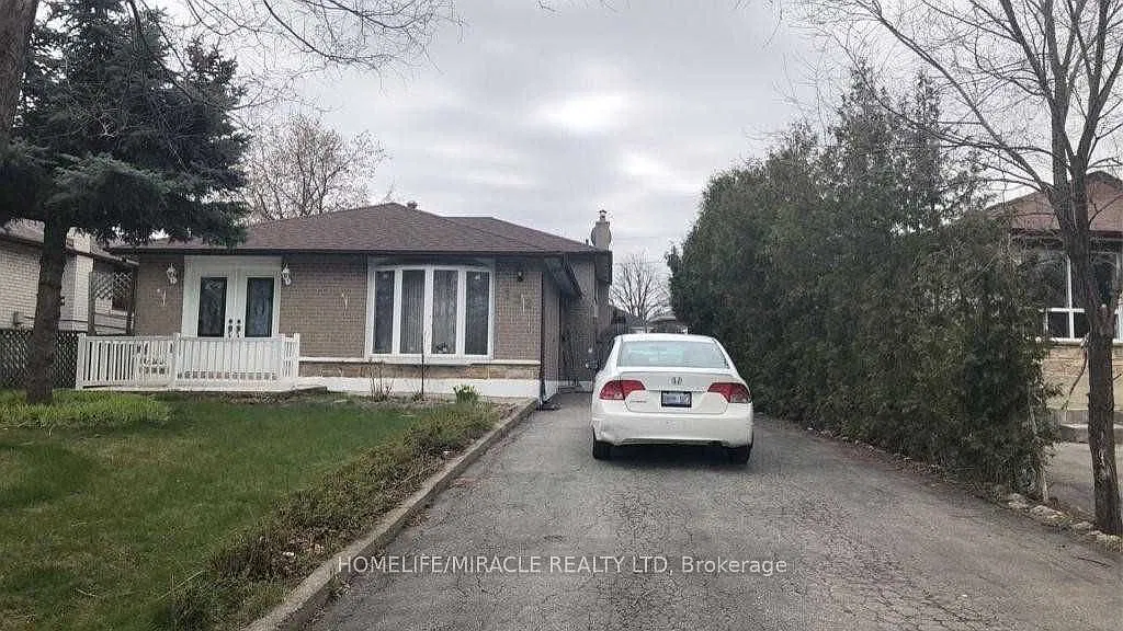 4 bed, $3,000 — Photo 1