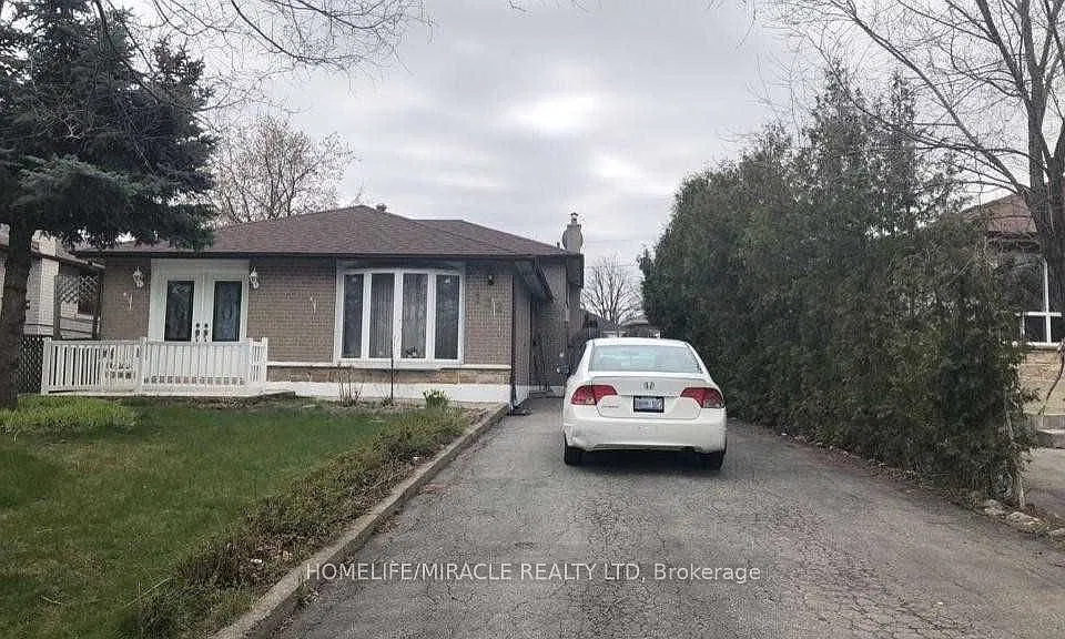 122 Silverstone Dr
