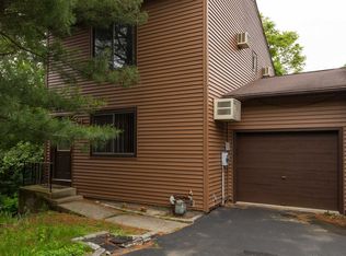 37 Hilltop Cir, Fishkill, NY