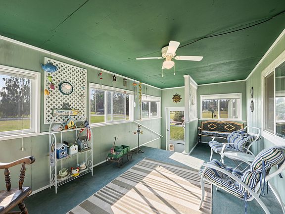 3rd image of 300 Sirucek Ln