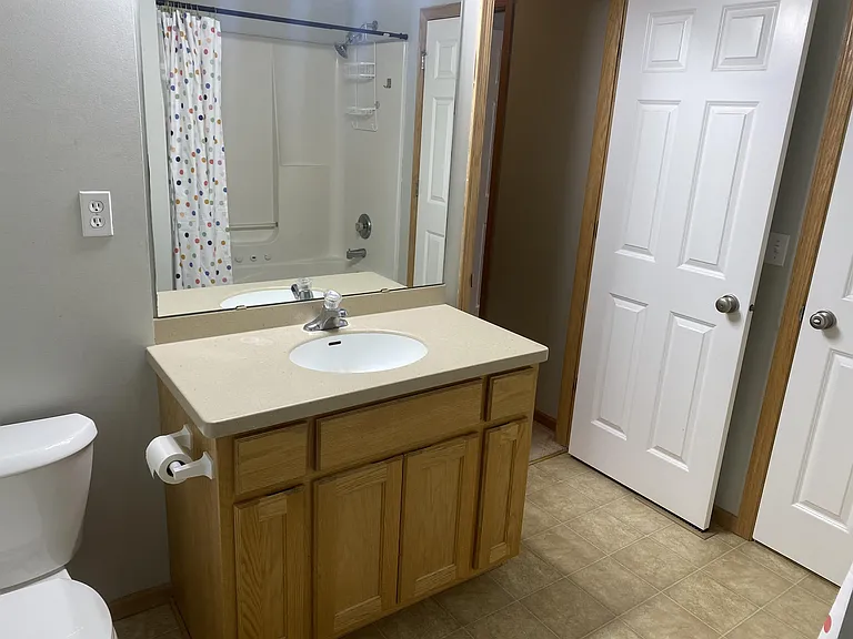 860 Independence Dr — Photo 15