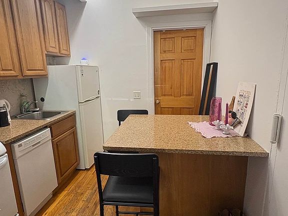 4th image of 870 Bergen St APT 1LF