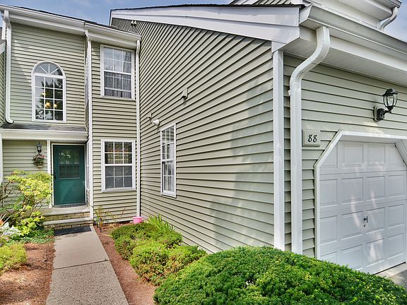 2nd image of 88 Leonardo Dr