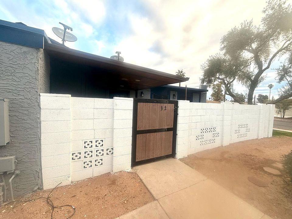 1st image of 712 N Santa Barbara Unit 32