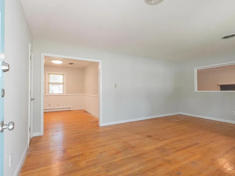 2900 Clintwood Rd — Photo 6
