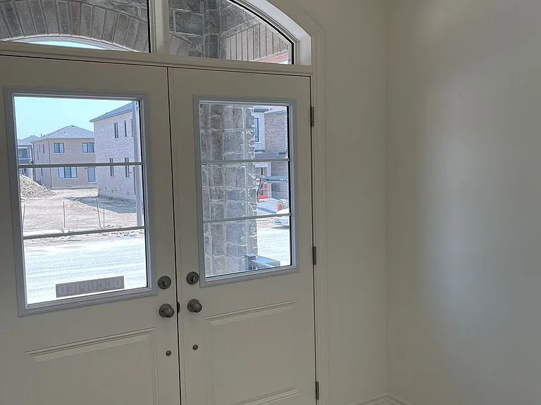 2144 Coppermine St — Photo 3