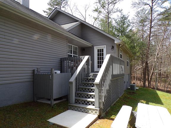 3rd image of 107 Stratford Dr