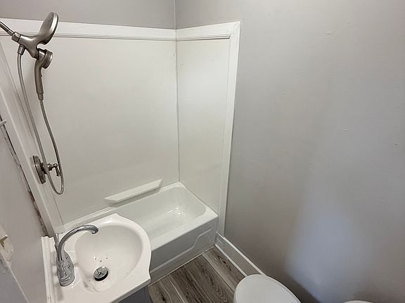 5th image of 731 Madison Ave #1-G