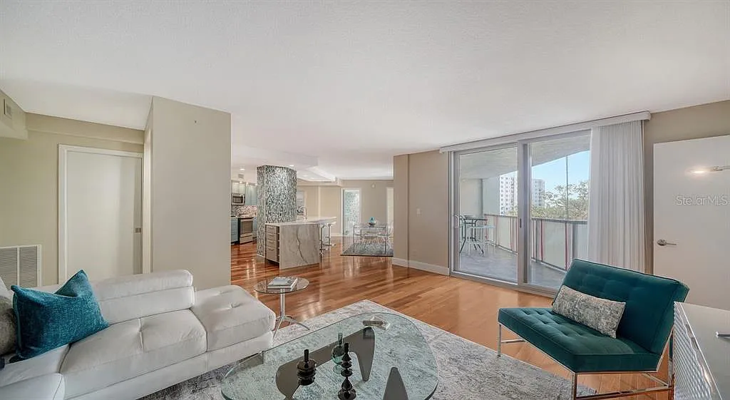 2 bed, 2.0 bath, 1575 sqft, $7,500 — Photo 3