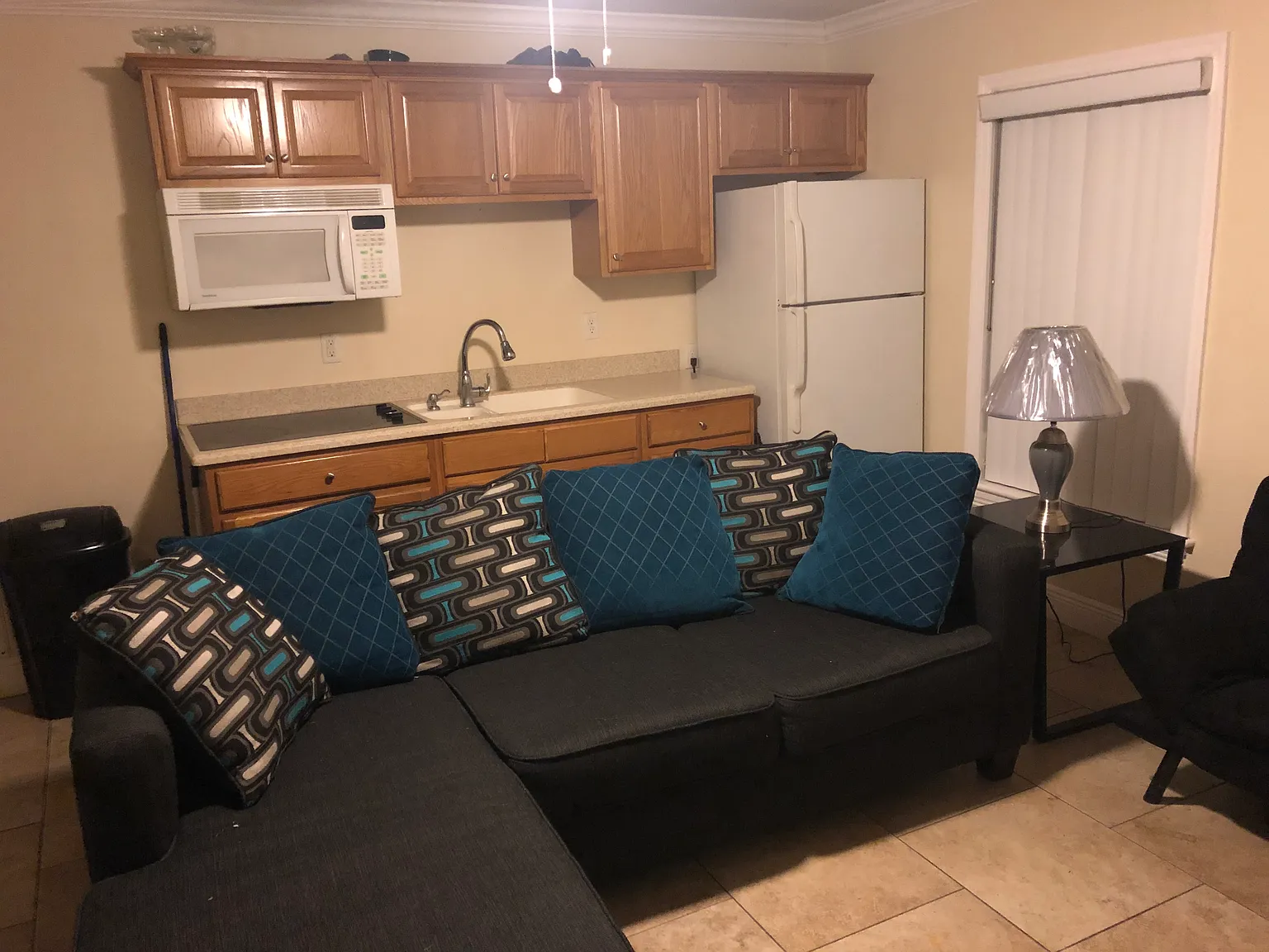 Studio, 700 sqft, $950 — Photo 3