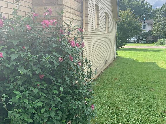 5th image of 27 Tucker St