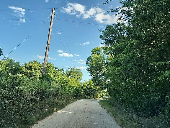 4th image of 101 Private Road 4691