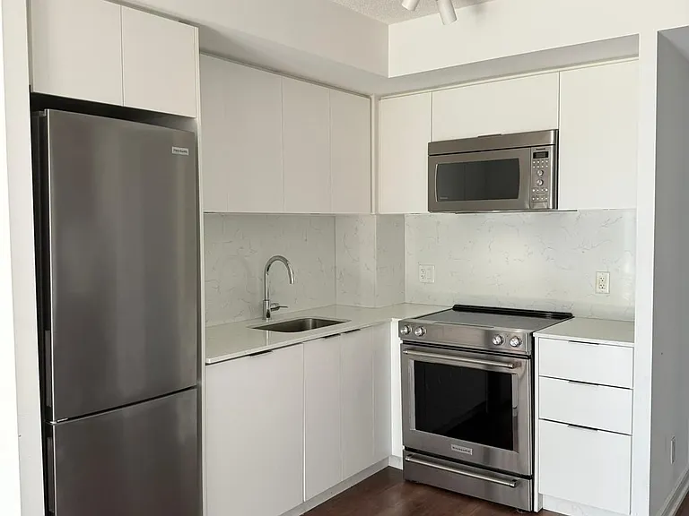 30 Samuel Wood Way #301 — Photo 1