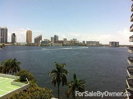 4th image of 3600 Mystic Pt Dr APT 915