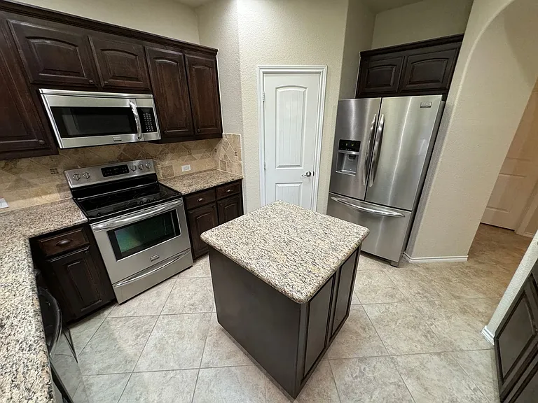3020 Tamarack Ln — Photo 7