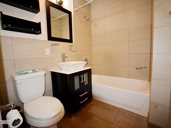 5th image of 2532 30th Dr APT 3B