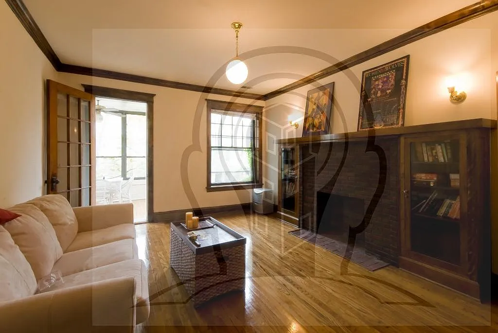 3 bed, 2.0 bath, $3,000 — Photo 1
