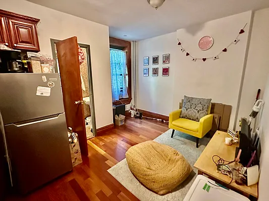 Rented by Bond New York | media 11