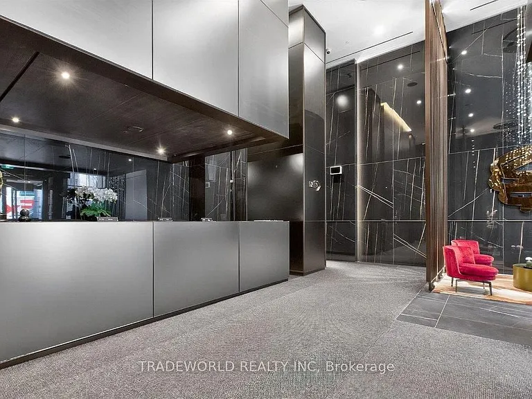 11 Yorkville Ave #5302 — Photo 4