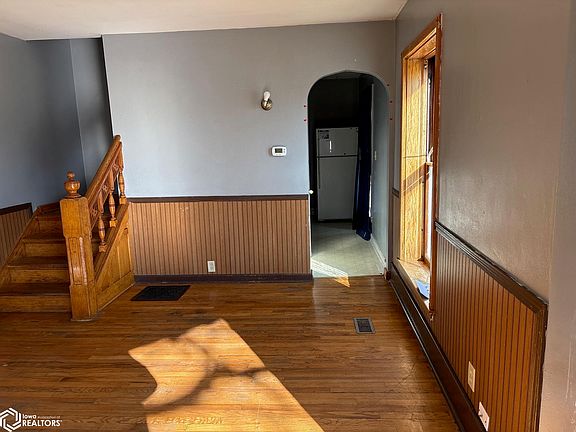 2nd image of 604 Hickory St