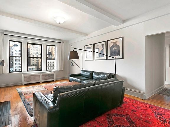 3rd image of 30 W 70th St APT 9A