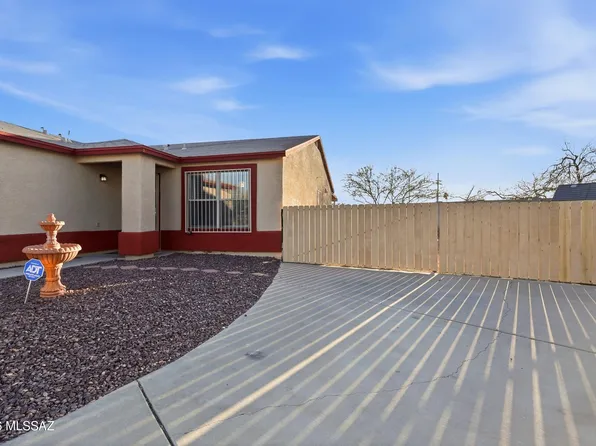 2521 E Knightsbridge Dr, Tucson, AZ 85706