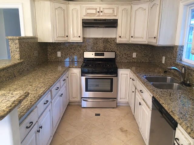 2nd image of 872 Towne St