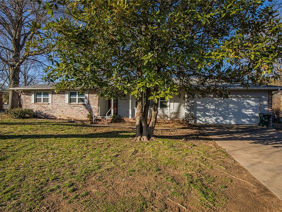1st image of 1434 E Rolling Hills Dr