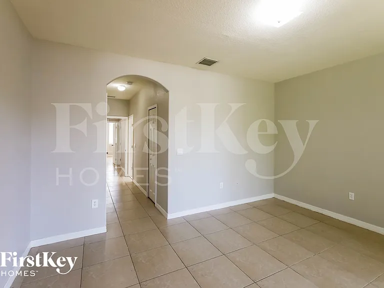 1009 NE 16th Ave — Photo 14