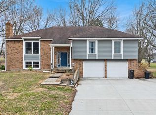 6001 Chestnut Dr, Sedalia, MO 65301