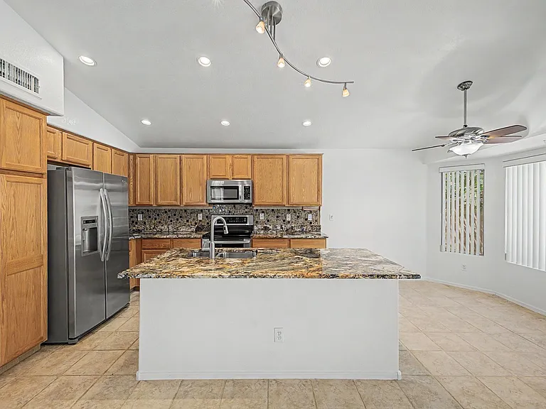 17807 N Juneberry Dr — Photo 17