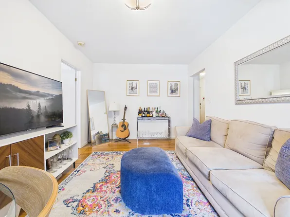 303 W 19th St APT 32, New York, NY 10011