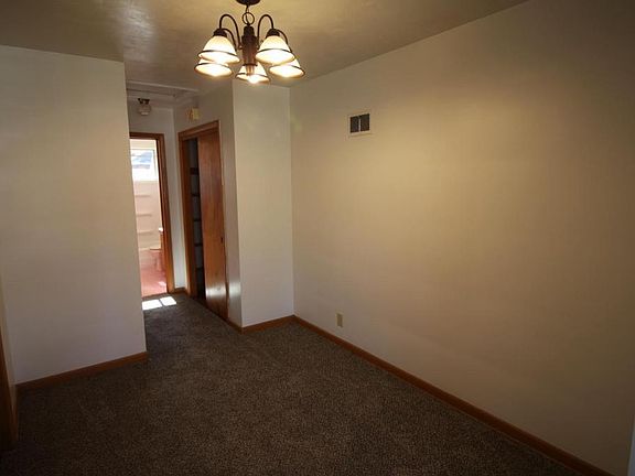 3rd image of 1415 B St APT 4