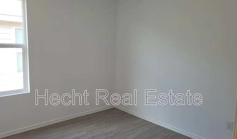 9137 Navarro Vis — Photo 19