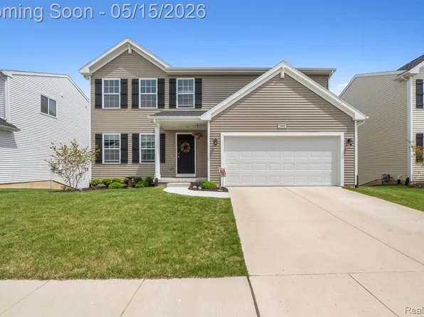 2888 Sycamore River Dr, Fowlerville, MI 48836