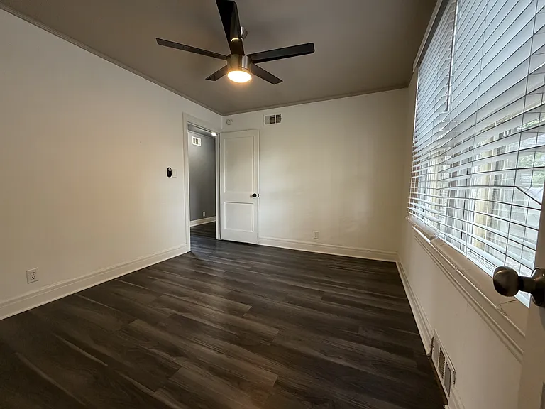 1095 S Ray Ave — Photo 12