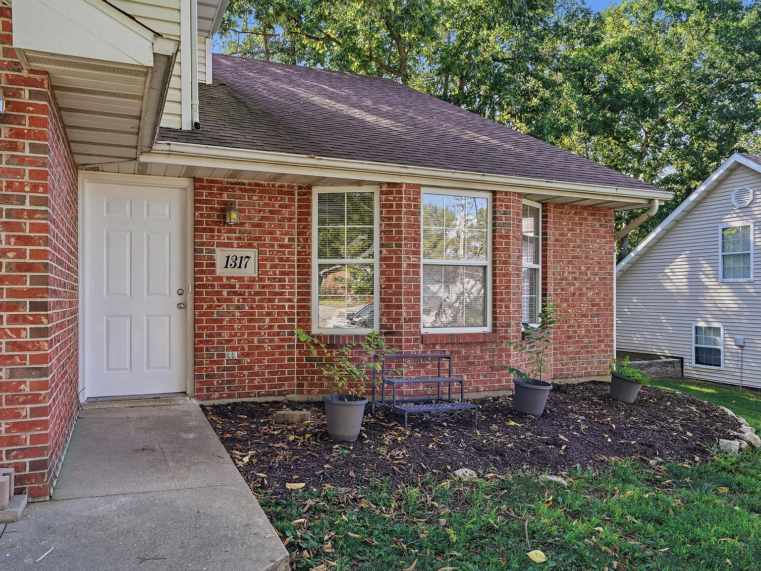 4 bed, 2.0 bath, $1,495 — Photo 2