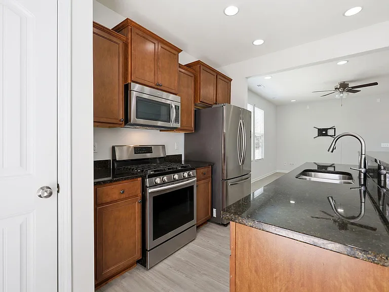 221 Irving Way — Photo 11