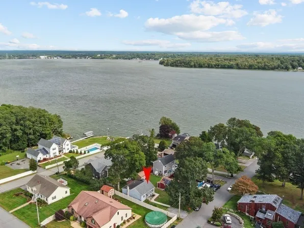 1122 Wood St, Fall River, MA 02721