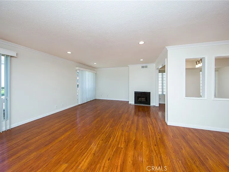 11834 Gilmore St #16 — Photo 10