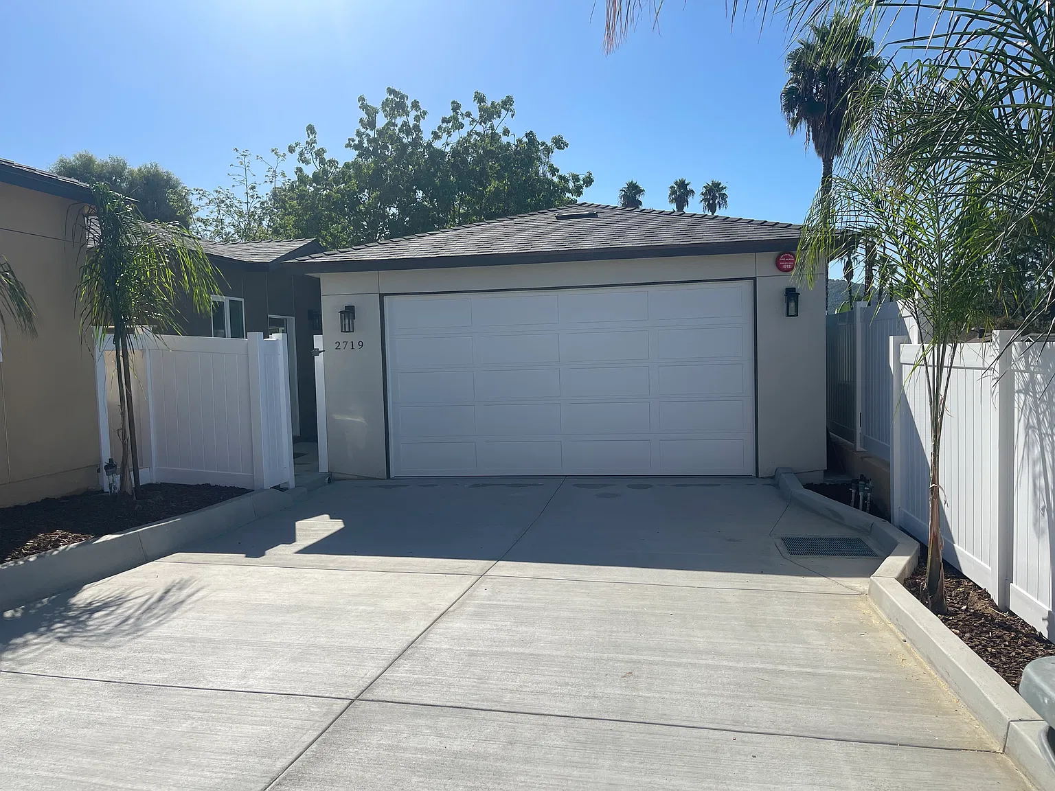 3 bed, 850 sqft, $3,550 — Photo 1