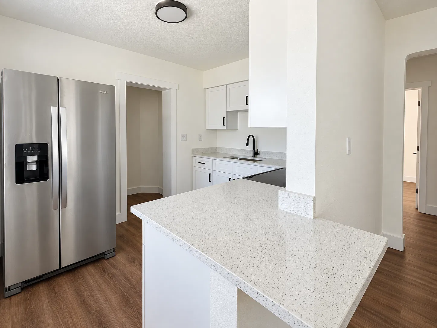 2 bed, 1000 sqft, $2,295 — Photo 4