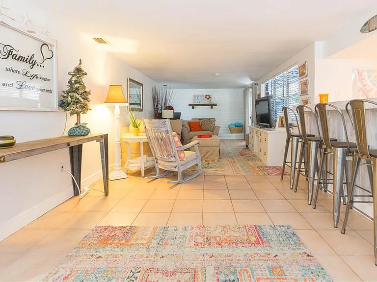 4206 W Wisconsin Ave — Photo 16