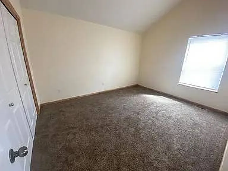 1235 SE Village View Ln — Photo 9