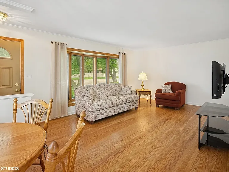 43 N Mount Prospect Rd — Photo 5