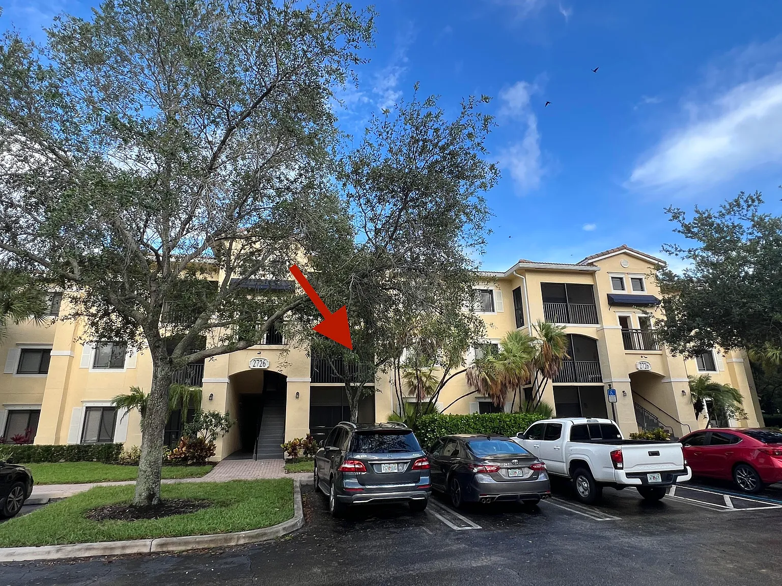 1 bed, 1.0 bath, 872 sqft, $2,000 — Photo 1